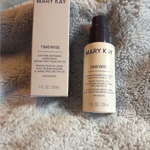 Mary Kay Timewise Daytime Defender Primer